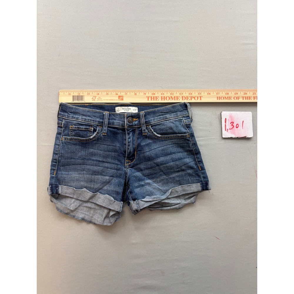 Abercrombie & Fitch Womens Medium Wash Denim Cuffed Cut Off Shorts Size 0 W25